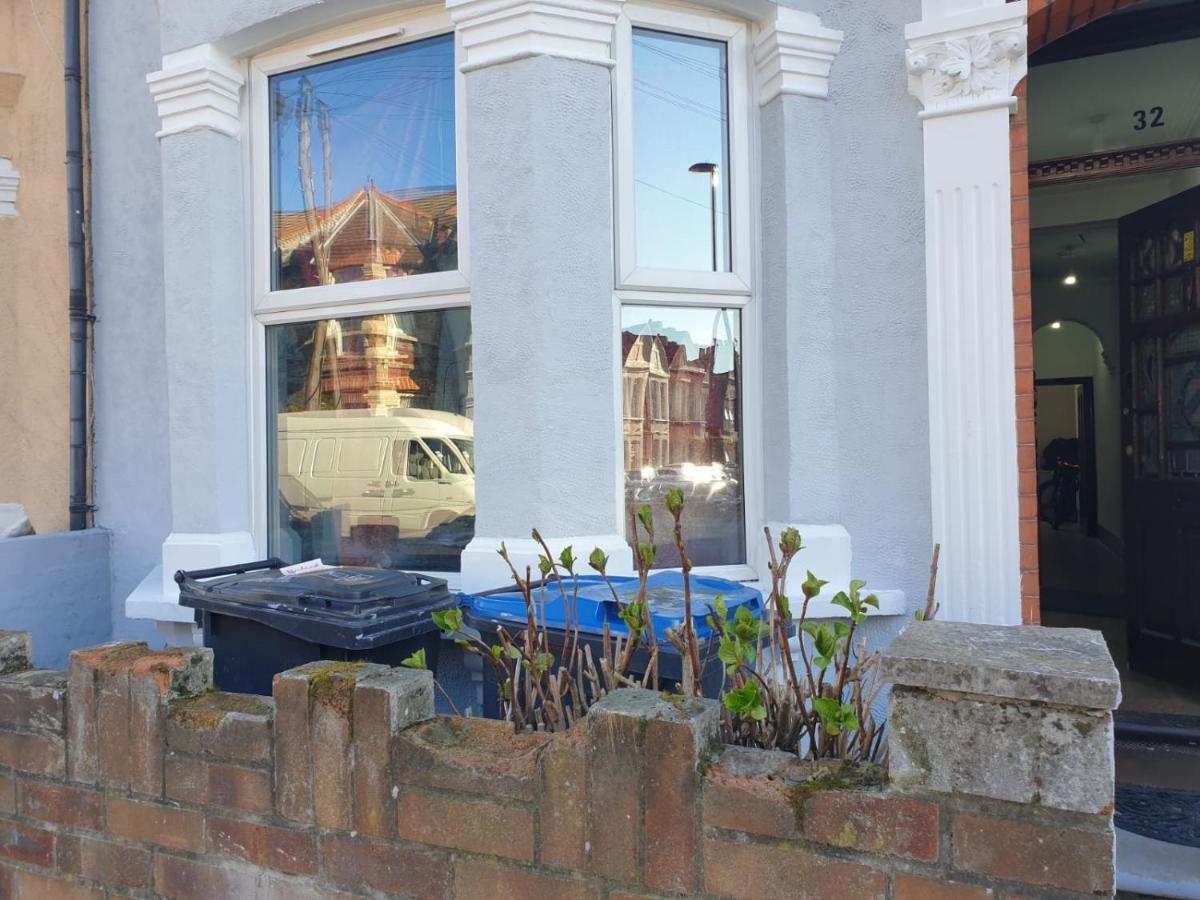 Burney Tomar House * Croydon