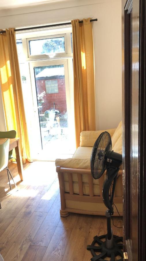 Homestay Burney Tomar House Croydon